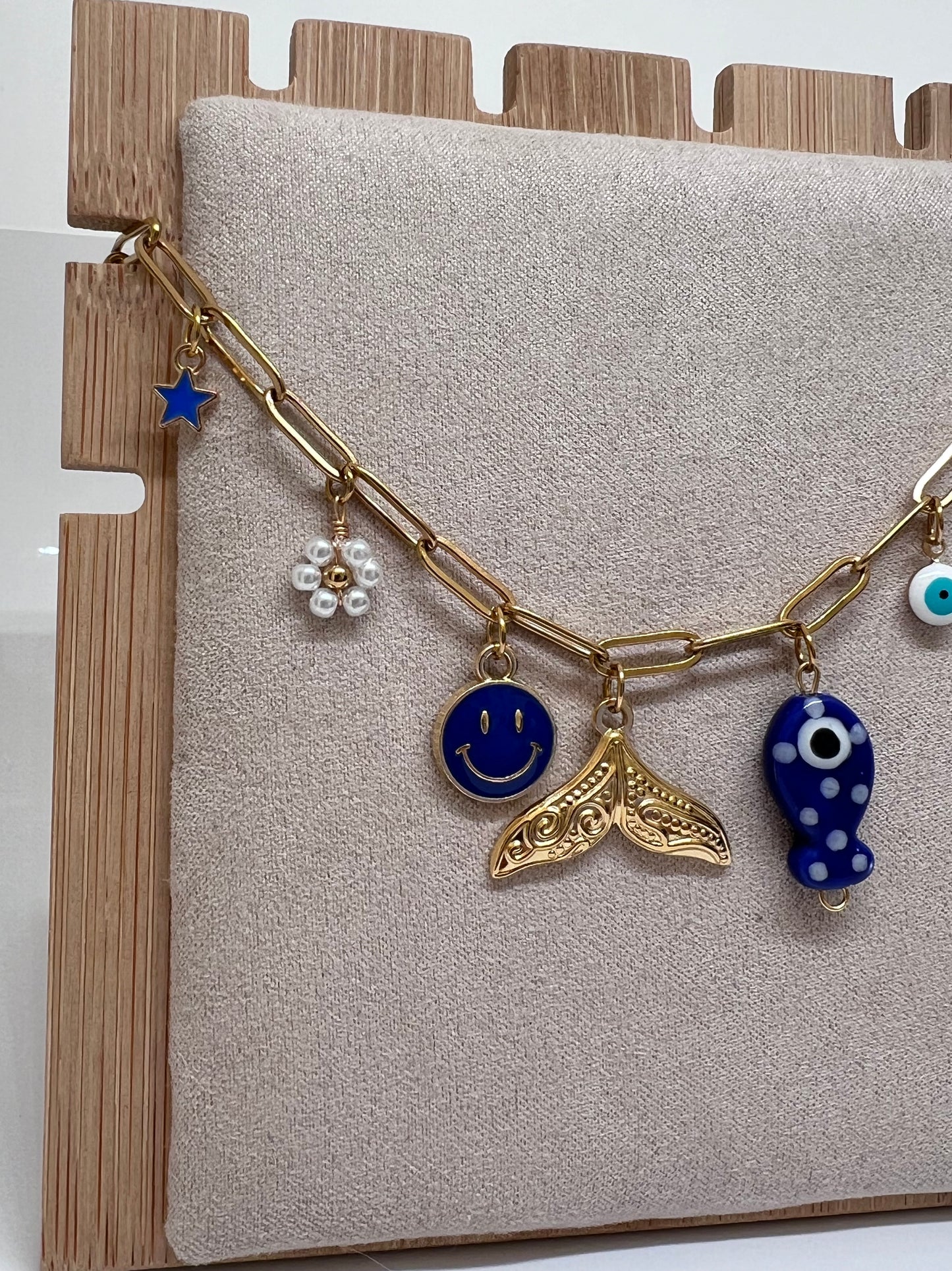 Collier charms bleu • collier à breloques • collier d’été en acier inoxydable • collier à breloques doré