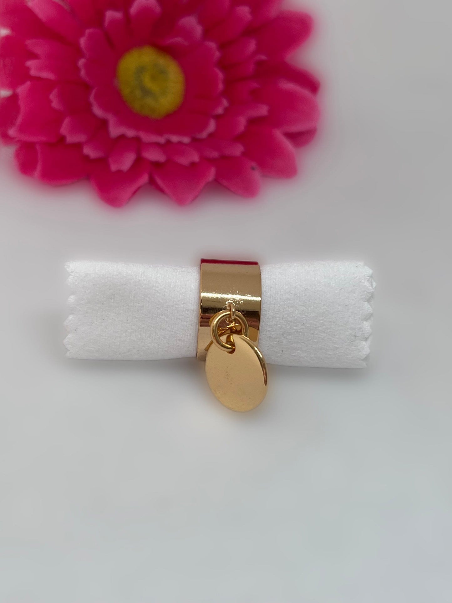 Bague dorée breloque ronde