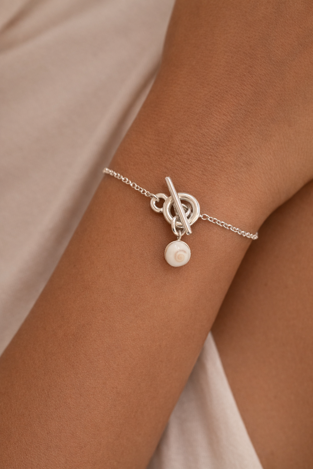 Bracelet fermoir en T Œil de Sainte Lucie Corse • en argent