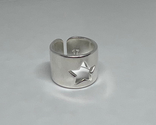 Bague large étoile creusée